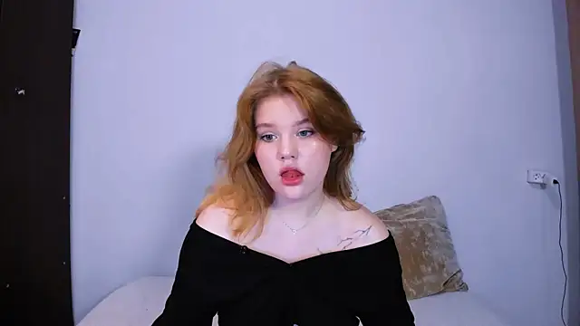 Snapshot of LaseyMoon chatting on 19, 9, 2025 LaseyMoon online show from 19, 9, 2025