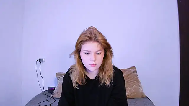 Snapshot of LaseyMoon chatting on 2, 11, 2025 LaseyMoon online show from 2, 11, 2025