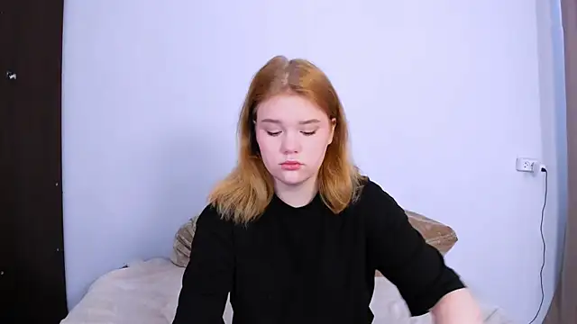 Snapshot of LaseyMoon chatting on 10, 9, 2025 LaseyMoon online show from 10, 9, 2025