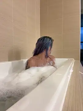 princesskimamii online show from 7, 11, 2025