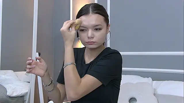 AsterQuinn online show from 25, 10, 2025