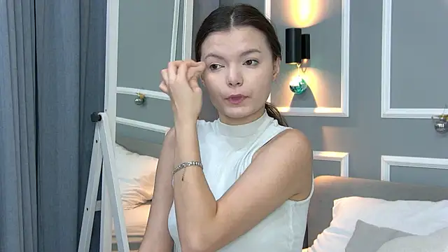 AsterQuinn online show from 14, 1, 2026