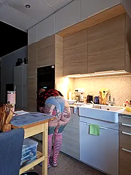 Emma Milf25 online show from 15, 12, 2025