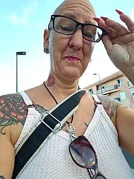 Snapshot of Emma_Milf25 chatting on 24, 9, 2025 Emma Milf25 online show from 24, 9, 2025