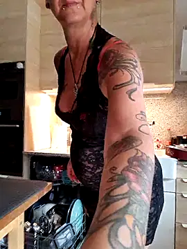 Snapshot of Emma_Milf25 chatting on 2, 10, 2025 Emma Milf25 online show from 2, 10, 2025