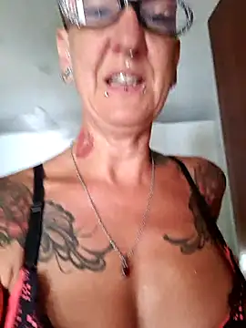 Emma Milf25 online show from 15, 7, 2026