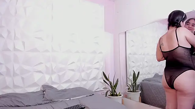 Valeriagomez  online show from 1, 3, 2025