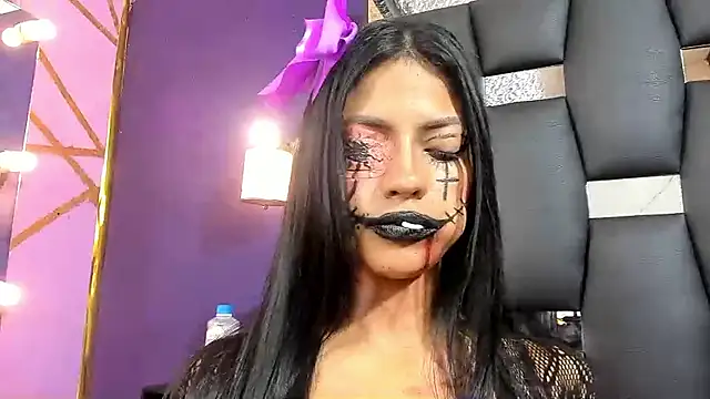 EMYCLARK01 online show from 27, 10, 2025