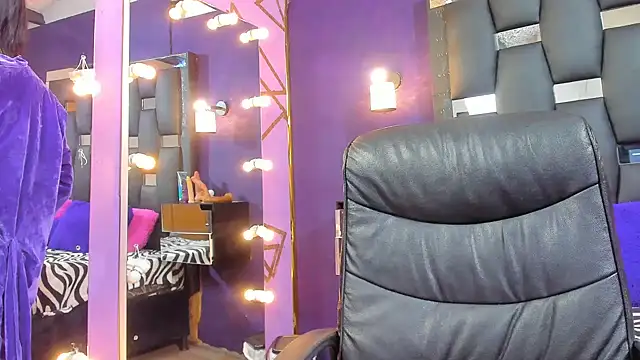 Snapshot of EMYCLARK01 chatting on 14, 6, 2026 EMYCLARK01 online show from 14, 6, 2026