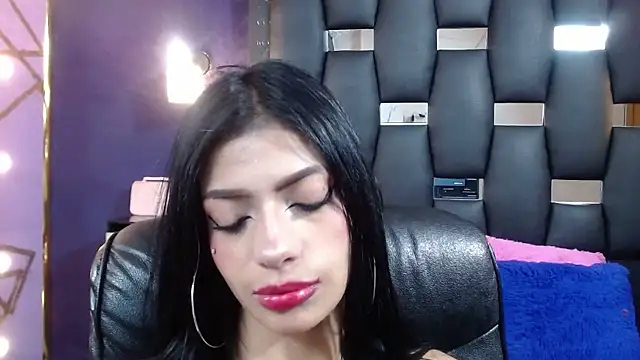 EMYCLARK01 online show from 19, 3, 2026