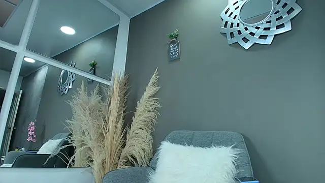 Snapshot of Vaiolett_Smith chatting on 7, 1, 2026 Vaiolett Smith online show from 7, 1, 2026