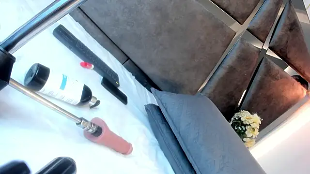 Samaantha-beckham online show from 6, 3, 2026