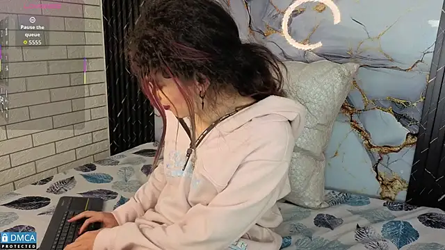 MaeveKuro online show from 15, 11, 2025