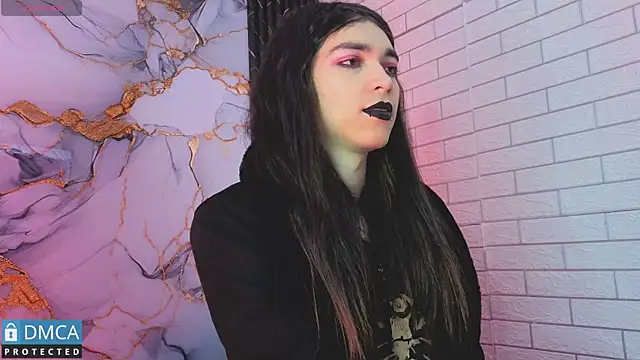 MaeveKuro online show from 14, 5, 2026