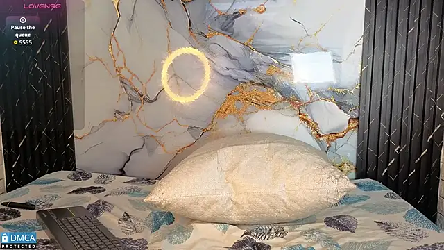 MaeveKuro online show from 10, 11, 2025