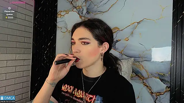 MaeveKuro online show from 8, 11, 2025