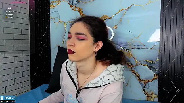 MaeveKuro online show from 22, 12, 2025