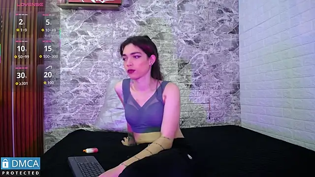 MaeveKuro online show from 22, 9, 2025