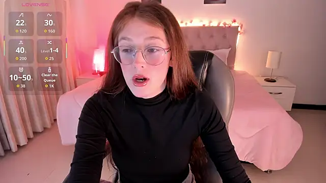 Emily Warren  online show from 14, 11, 2025