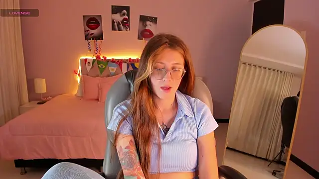 Emily Warren  online show from 24, 6, 2026