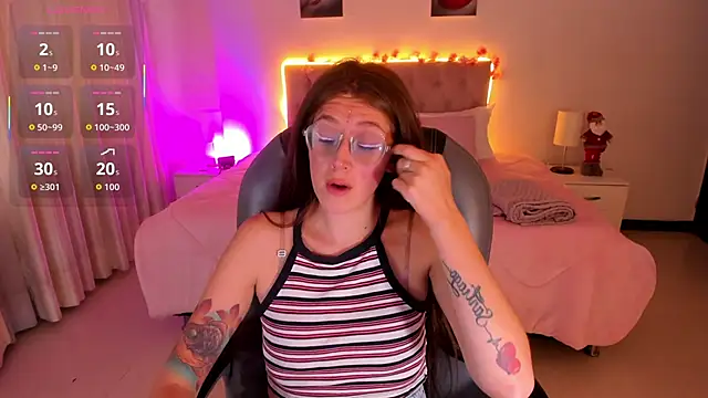 Emily Warren  online show from 19, 11, 2025