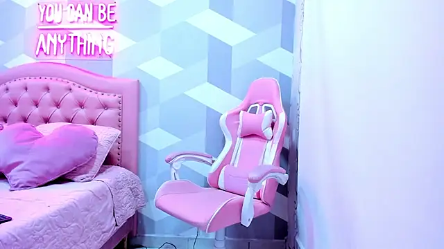 Gianna Watson online show from 17, 3, 2025