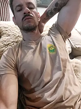 juniortche1313 online show from 8, 1, 2026