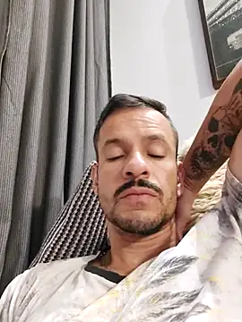 juniortche1313 online show from 17, 10, 2025