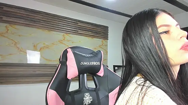 Cloe roouse online show from 4, 12, 2025