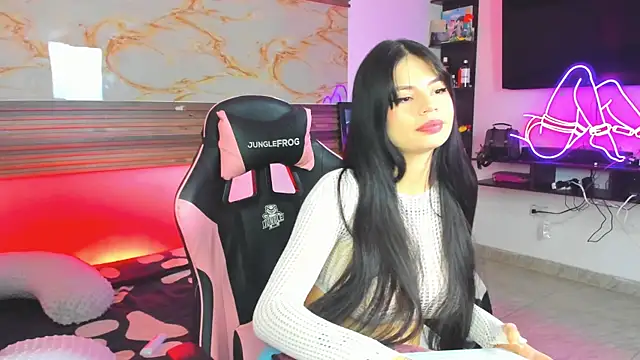 Cloe roouse online show from 10, 11, 2025