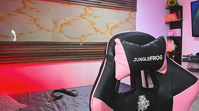 Cloe roouse online show from 13, 3, 2026