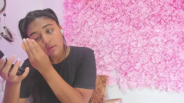 Melodymoore  online show from 28, 2, 2026