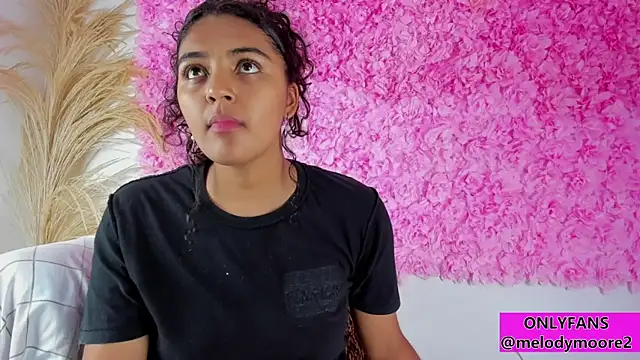 Melodymoore  online show from 17, 11, 2025