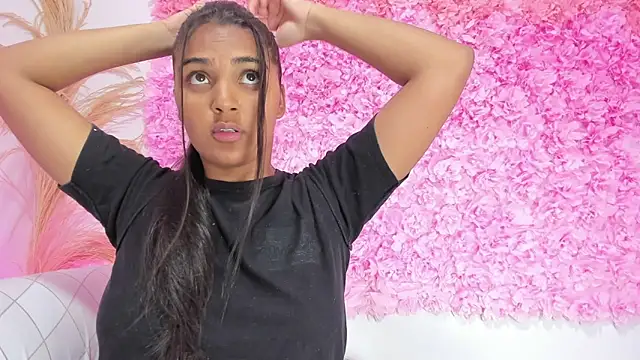 Snapshot of Melodymoore_ chatting on 13, 1, 2026 Melodymoore online show from 13, 1, 2026