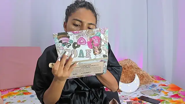 Melodymoore  online show from 12, 4, 2026