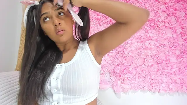 Melodymoore  online show from 4, 2, 2026