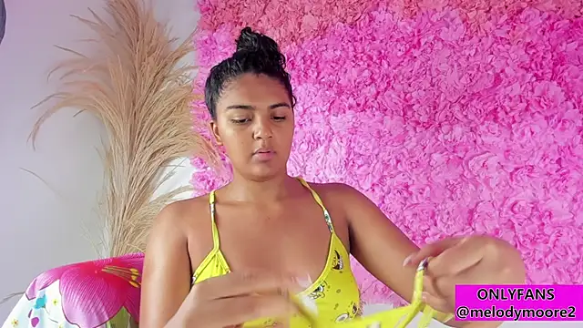 Melodymoore  online show from 3, 11, 2025