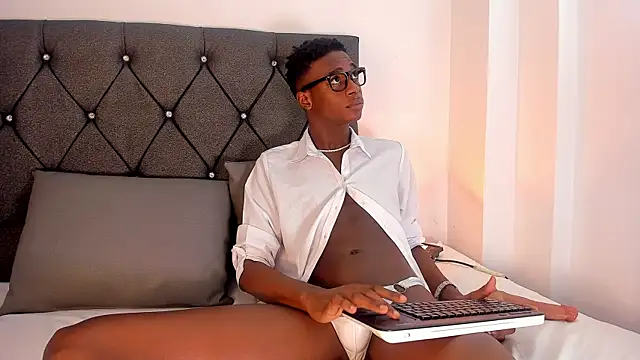 noah johes online show from 9, 3, 2025