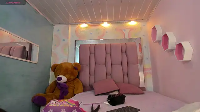 zephyra-angels online show from 3, 3, 2025