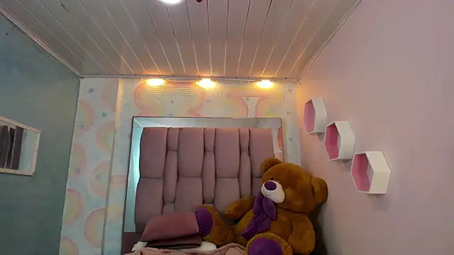 zephyra-angels online show from 3, 3, 2025