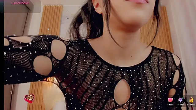 Snapshot of ValeriCardenas chatting on 14, 11, 2025 ValeriCardenas online show from 14, 11, 2025