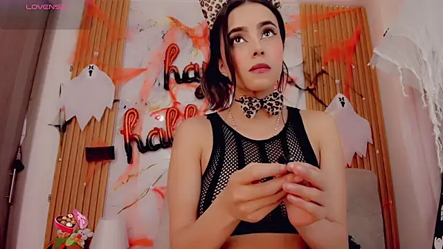 Snapshot of ValeriCardenas chatting on 19, 10, 2025 ValeriCardenas online show from 19, 10, 2025