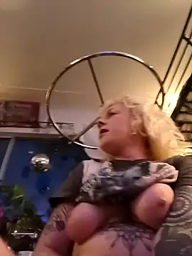 Foxxyhoneypott online show from 23, 4, 2026