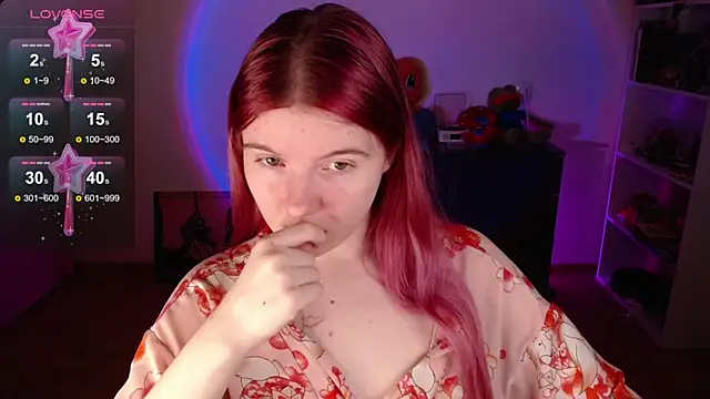 Strawberry juli online show from 2, 11, 2025