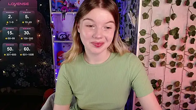 Strawberry juli online show from 3, 3, 2025