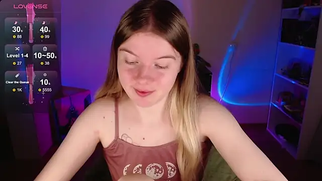 Strawberry juli online show from 3, 10, 2025