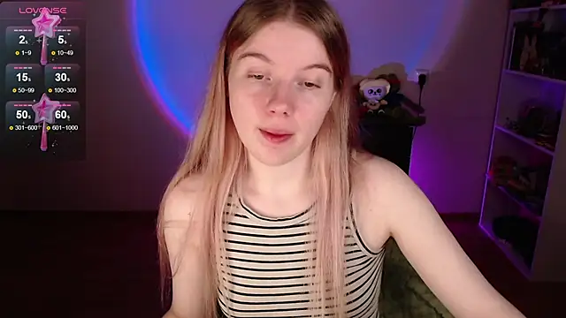 Strawberry juli online show from 14, 3, 2026