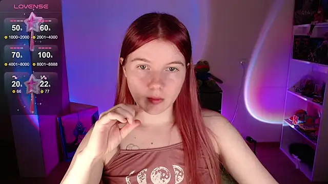 Strawberry juli online show from 10, 10, 2025