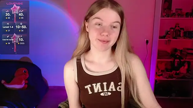 Snapshot of Strawberry_juli chatting on 18, 5, 2026 Strawberry juli online show from 18, 5, 2026