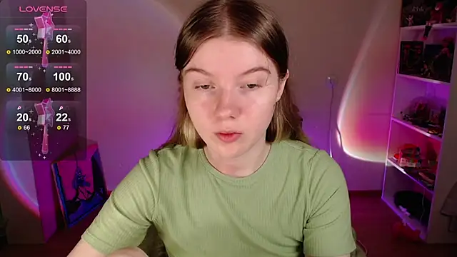 Strawberry juli online show from 26, 9, 2025